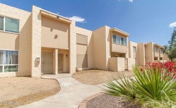 Building Photo - 3518 W Dunlap Ave