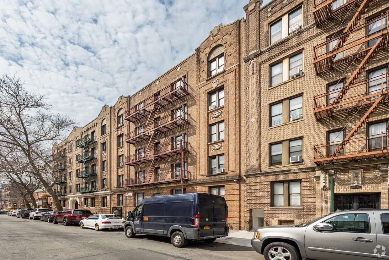 Building Photo - 30-80 32nd St