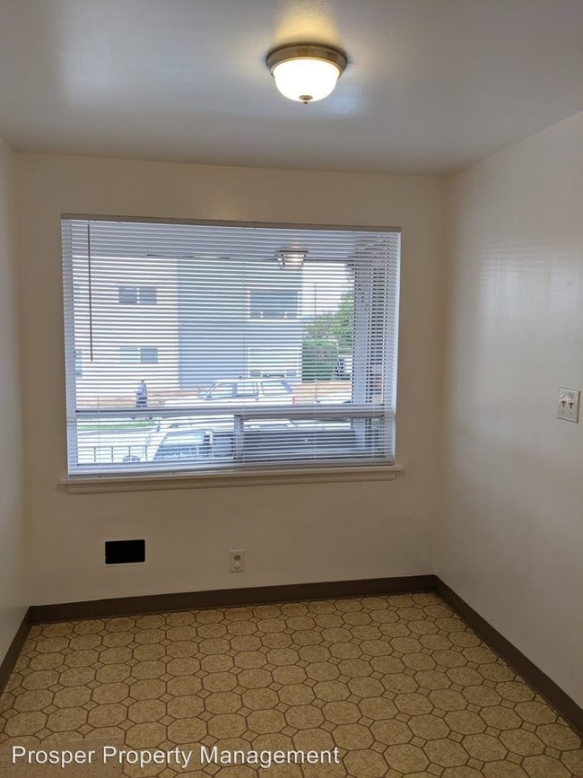 Building Photo - 604 N 43rd St