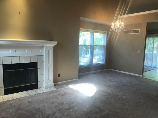 Building Photo - 12445 S Acuff Ct