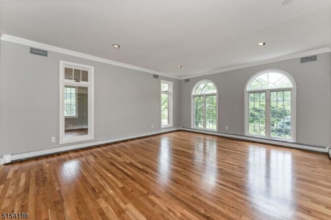 Building Photo - 16 Quail Run