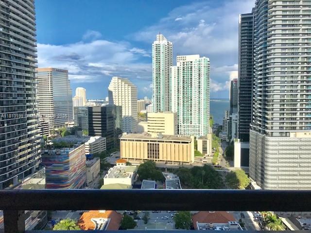 Foto del edificio - 999 SW 1st Ave