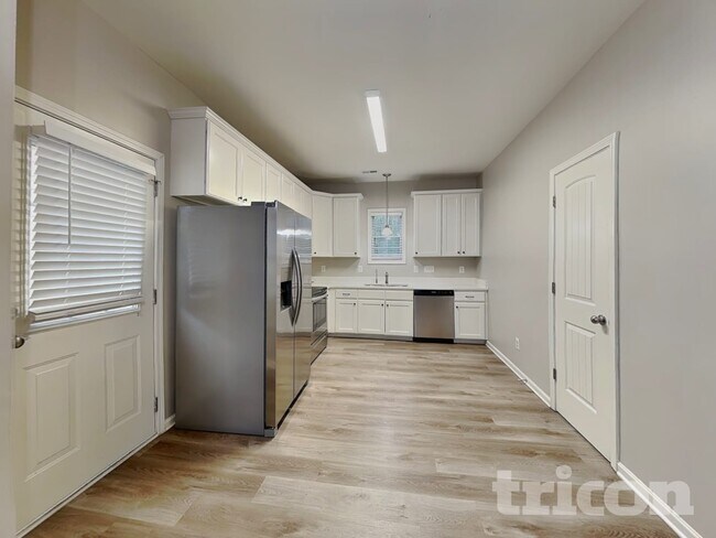 Foto del edificio - 1218 Azalea Dr