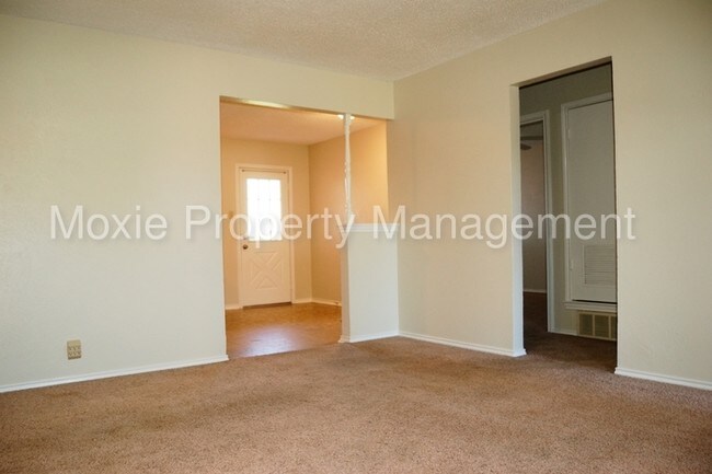 Foto del edificio - 1118 N Nolan River Rd