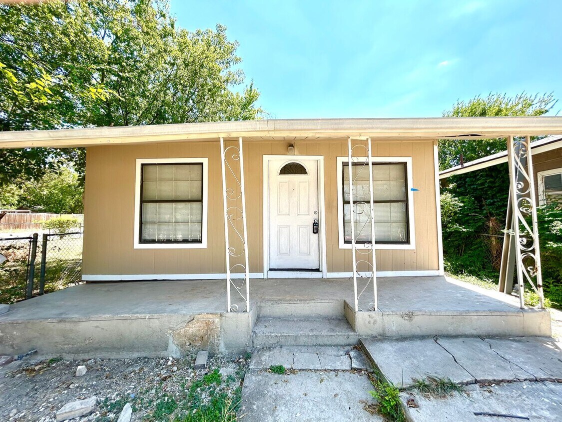 Primary Photo - **APPLICATION RECEIVED** **MOVE IN READY!*...