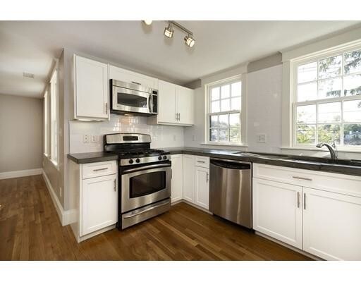 Building Photo - 108-110 Elm St