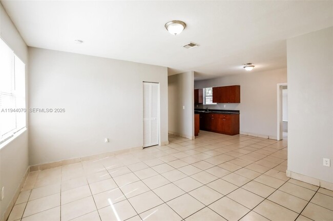 Building Photo - 275 NW 194th Terrace