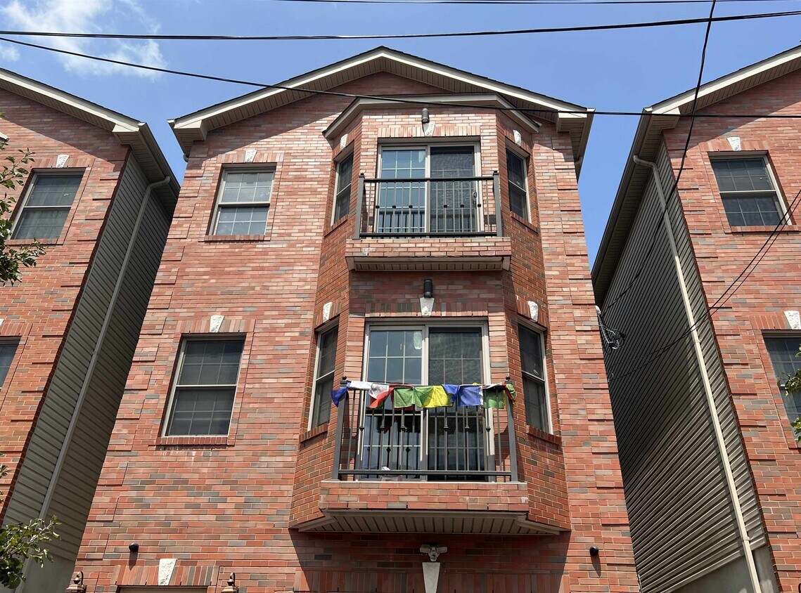 Primary Photo - 144 Logan Ave