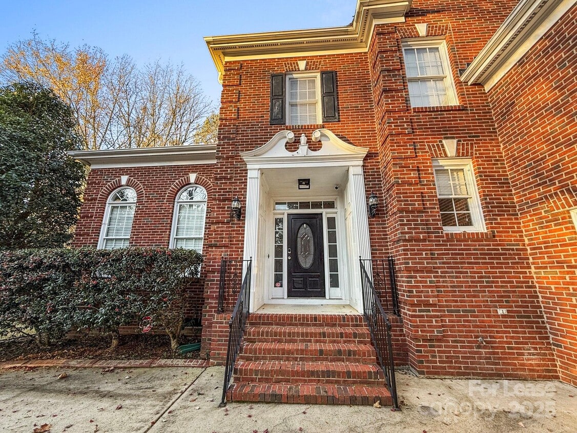 Foto principal - 11931 Overlook Mountain Dr