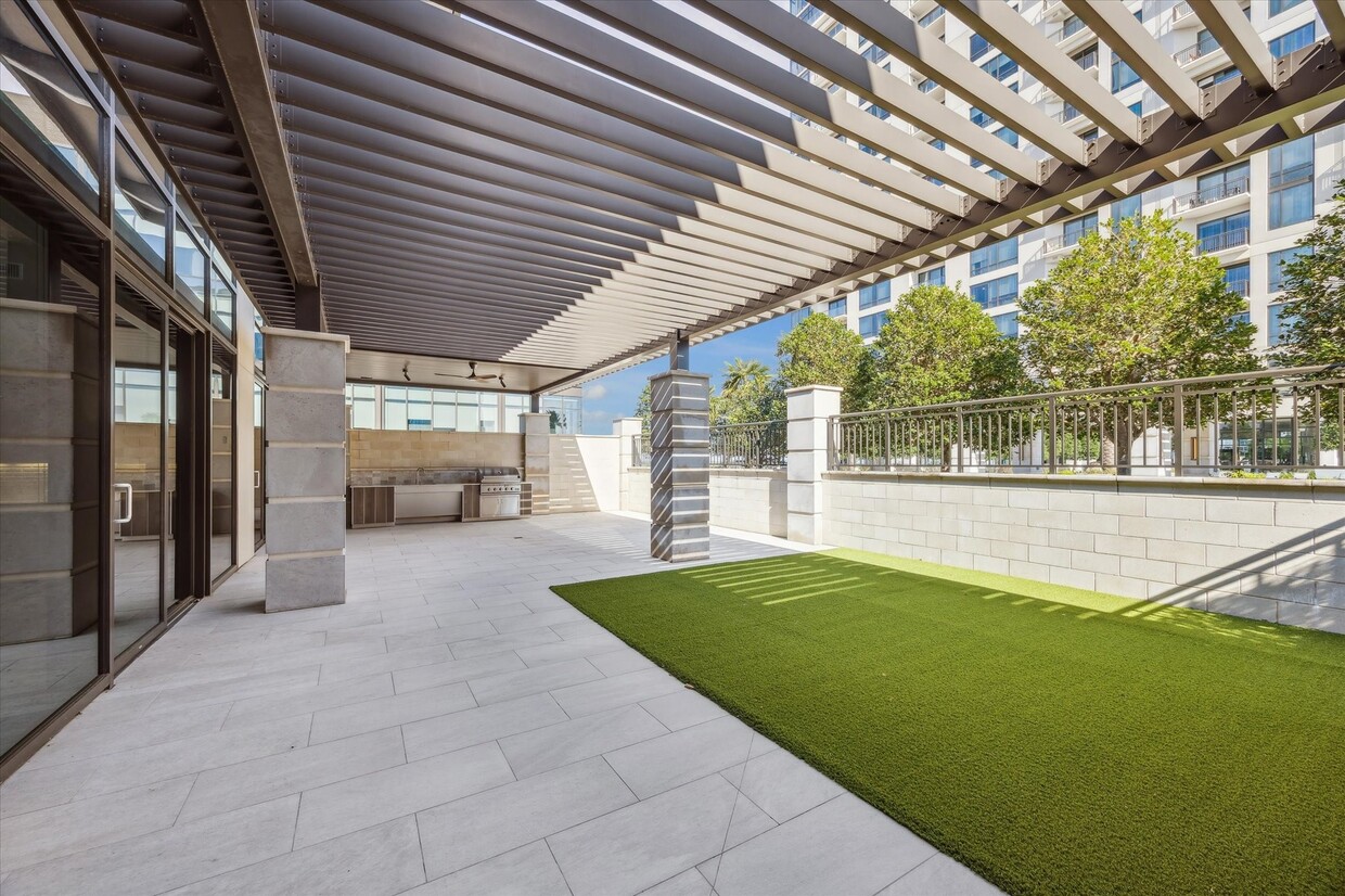 Primary Photo - 9757 Katy Fwy