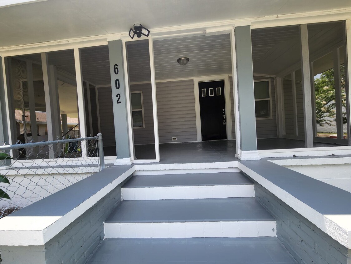 Foto principal - 602 NW 1st Ave