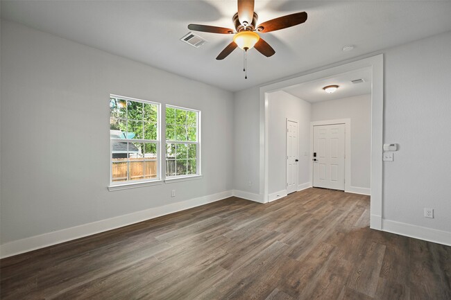 Building Photo - 17507 Wild Oak Dr