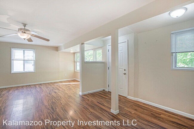 Foto del edificio - 3 br, 1 bath House - 2426 Shasta Drive