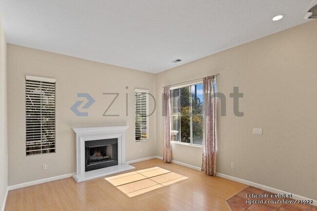 Building Photo - 3489 Glenprosen Ct