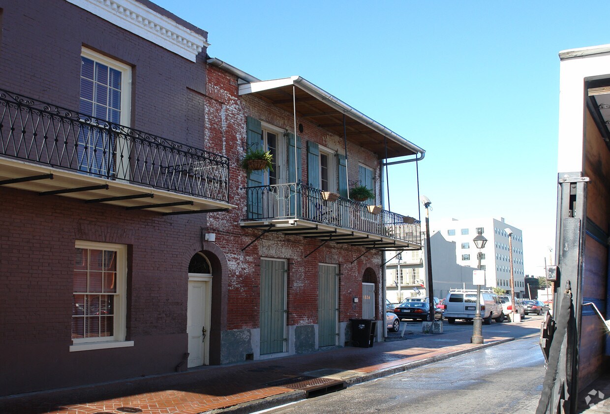 Primary Photo - 1026 Bienville Ave