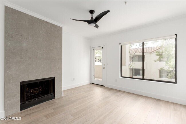 Foto del edificio - 7575 E Indian Bend Rd