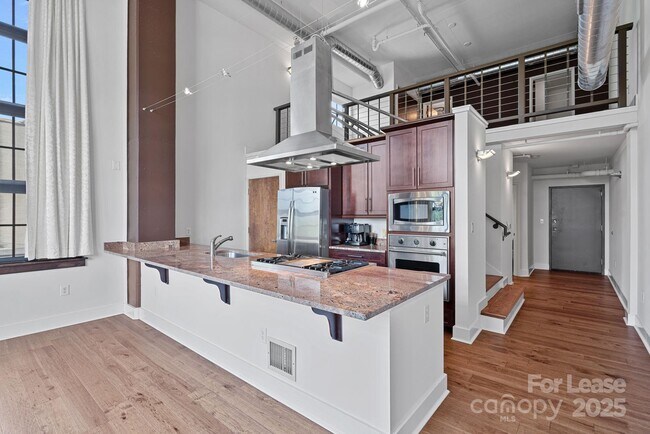 Foto del edificio - 715 N Graham St