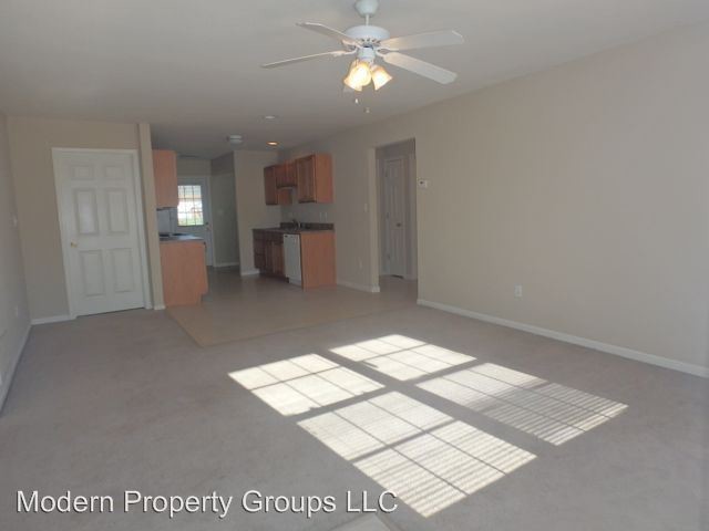 Building Photo - 2561 E Morris Dr