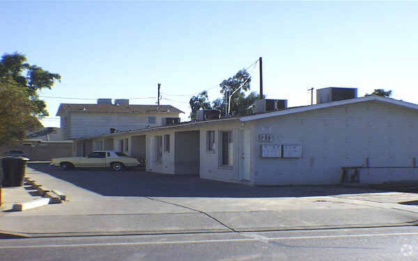 Primary Photo - 211 S Mesa Dr