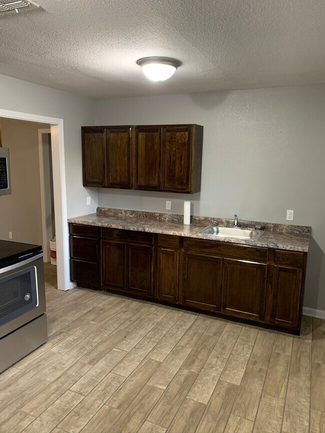 Building Photo - 6554 Quilen Rd