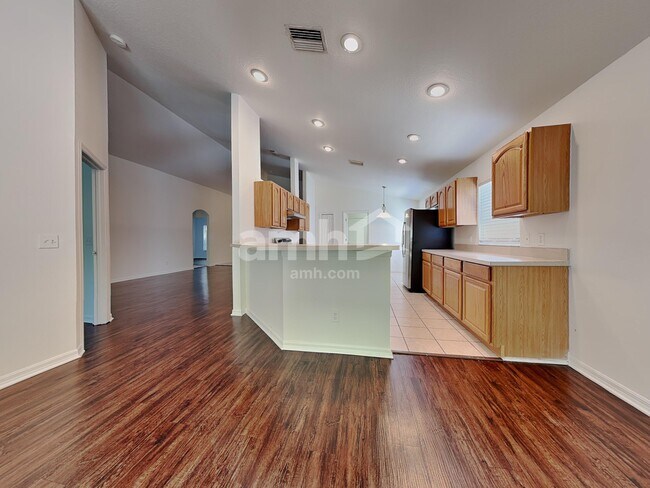 Foto del edificio - 15004 Shaw Rd