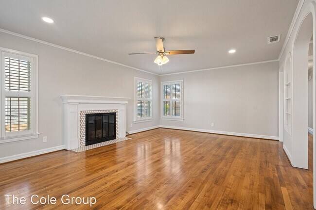 Building Photo - 2 br, 1.5 bath House - 2919 5th Ave