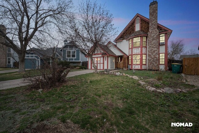 Building Photo - Charming 1BR with 2 Lofts House in Aurora