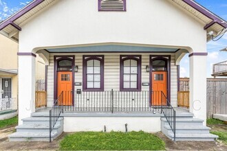 Building Photo - 2120 New Orleans St