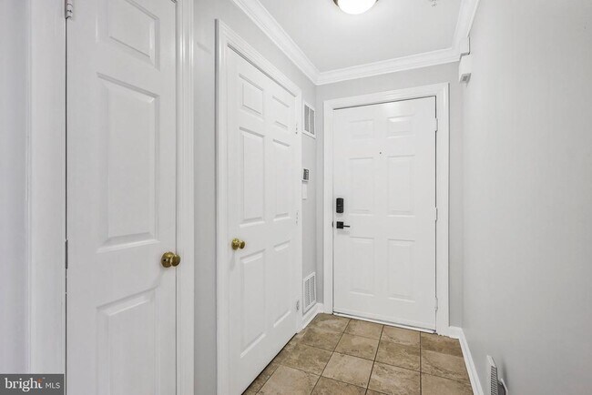 Foto del edificio - 8327 Bluebird Way