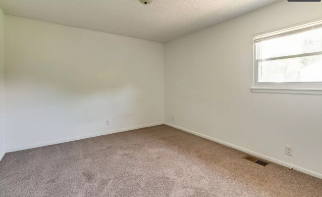Living Room - 4135 Edwards Ave