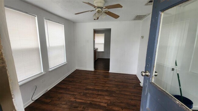 Foto del edificio - 502 S Owensville St