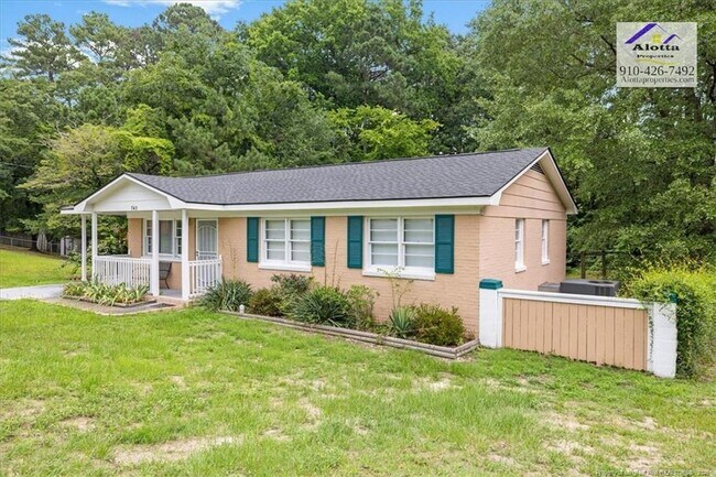 Foto del edificio - 743 Rustland Dr