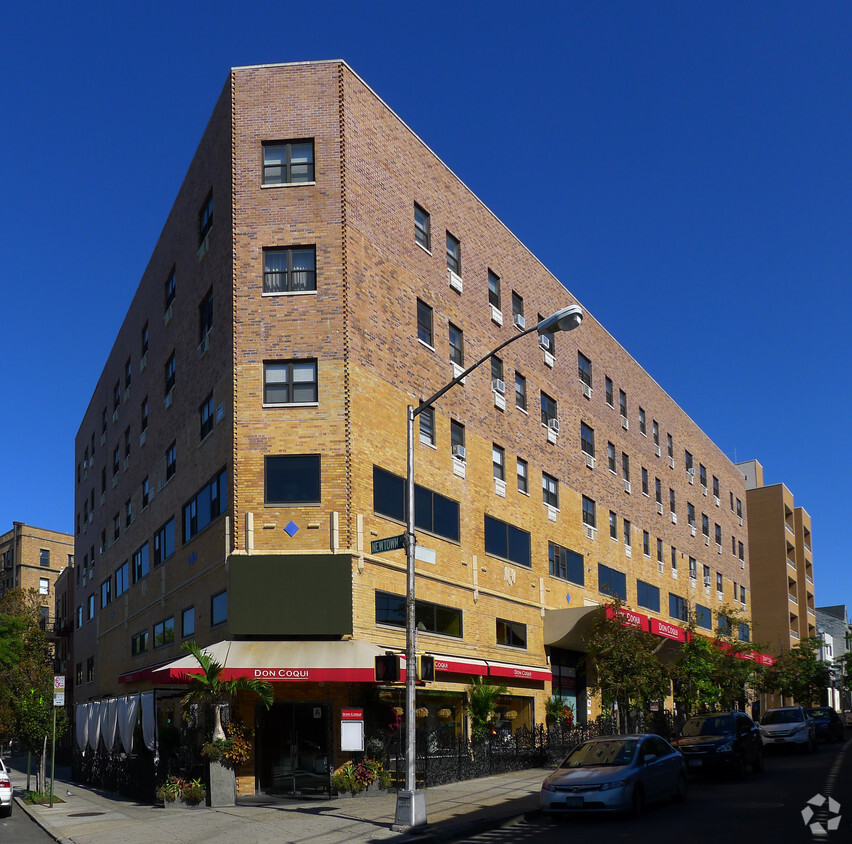 Primary Photo - 2818 31st St