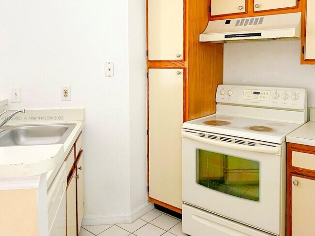 Foto del edificio - 12400 Vista Isles Dr