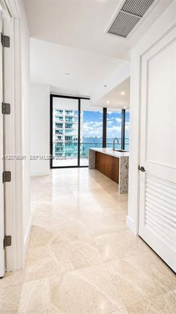 Foto del edificio - 175 SE 25th Rd
