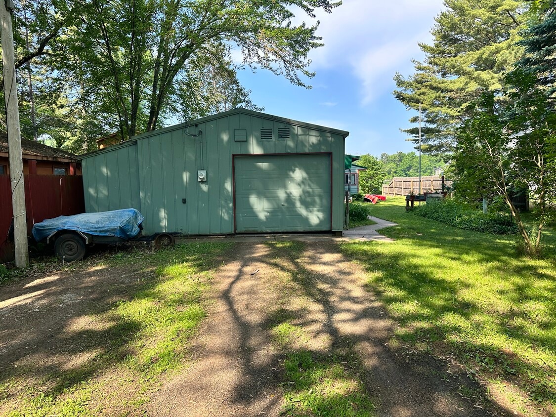 Building Photo - N7475 537th St