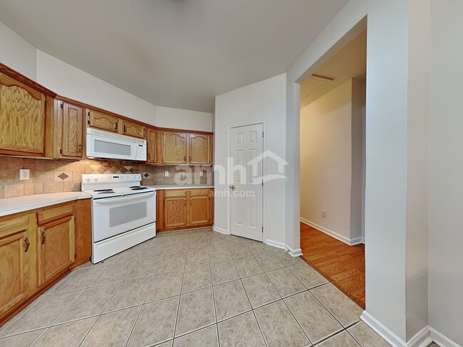 Building Photo - 6736 Reedy Creek Rd