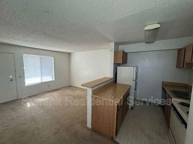 Building Photo - 3525 E 3rd St