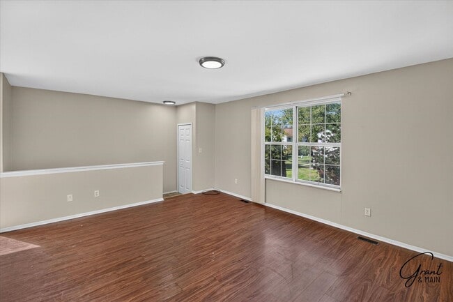 Building Photo - 24715 Meadow Ln