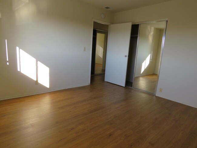 Building Photo - 420 Studio Cir