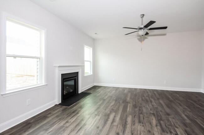 Foto del edificio - 5744 Orchardgrass Rd