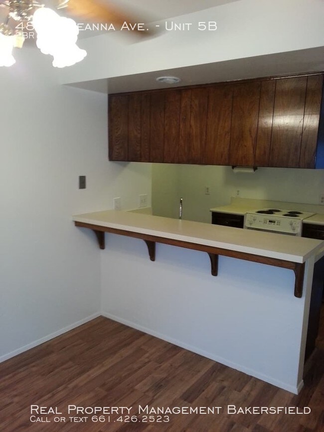 Building Photo - 4800 Treanna Ave Unit 5B