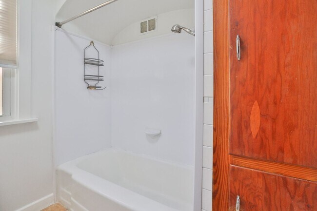 Foto del edificio - Single Family Home near Downtown Edwardsville