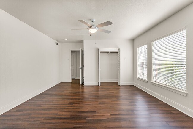 Foto del edificio - 3605 Shelby Dr