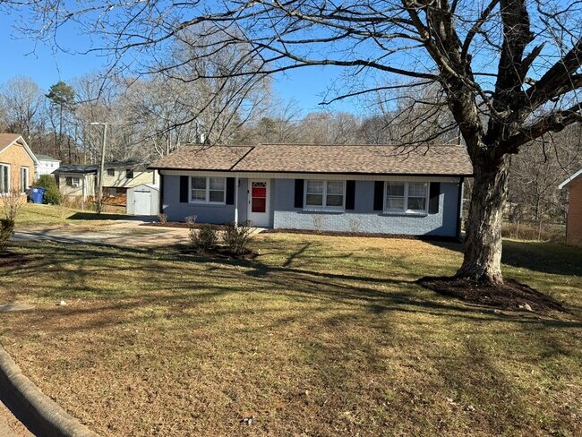 Foto del edificio - 315 Creekway Ct