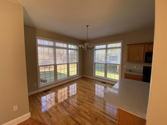 Photo - 208 Summergrass Dr (Greenville, SC) House