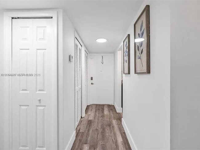 Foto del edificio - 5090 SW 64th Ave