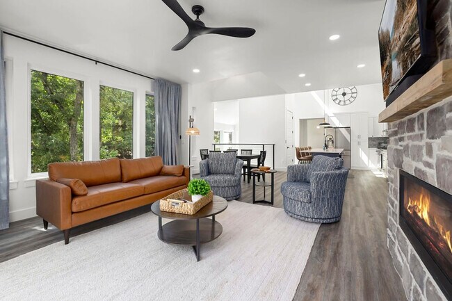 Building Photo - 15 Dearhurst Rd