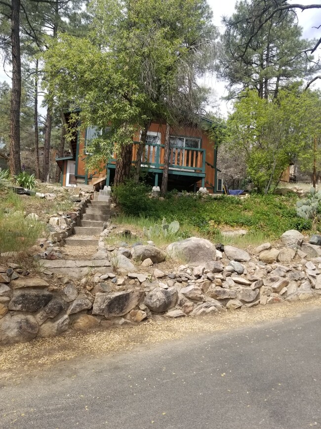 front door view from Zuni Dr - 1012 S Apache Dr