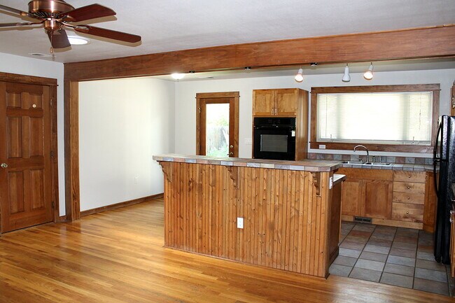 Foto del edificio - 1240 Columbine Ct